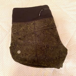 Lululemon Speed Up Shorts 2.5”